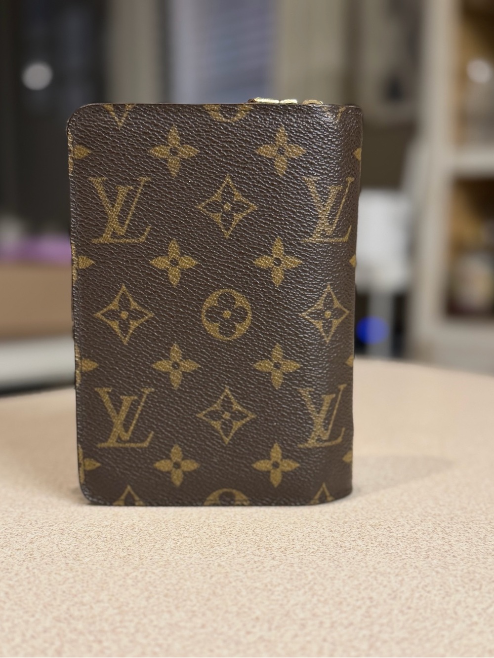 Louis Vuitton Monogram Porte-Papier Zippe Wallet. - Picture 3 of 13